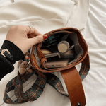 Vintage Crossbody Leather Bag 'Helena'™  | Snygg axelväska med justerbar bredare axelrem